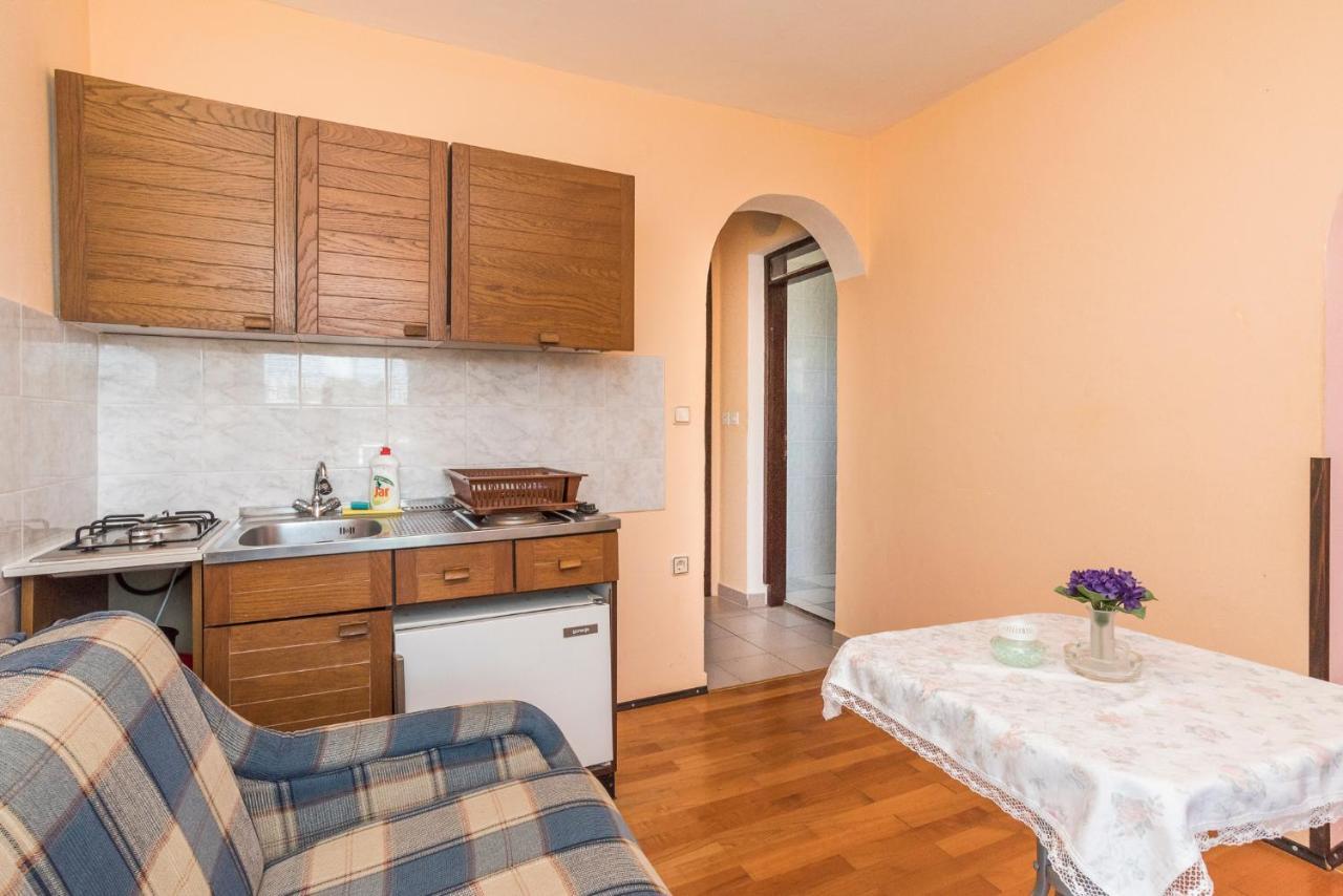 Studios Kastel Buje Εξωτερικό φωτογραφία