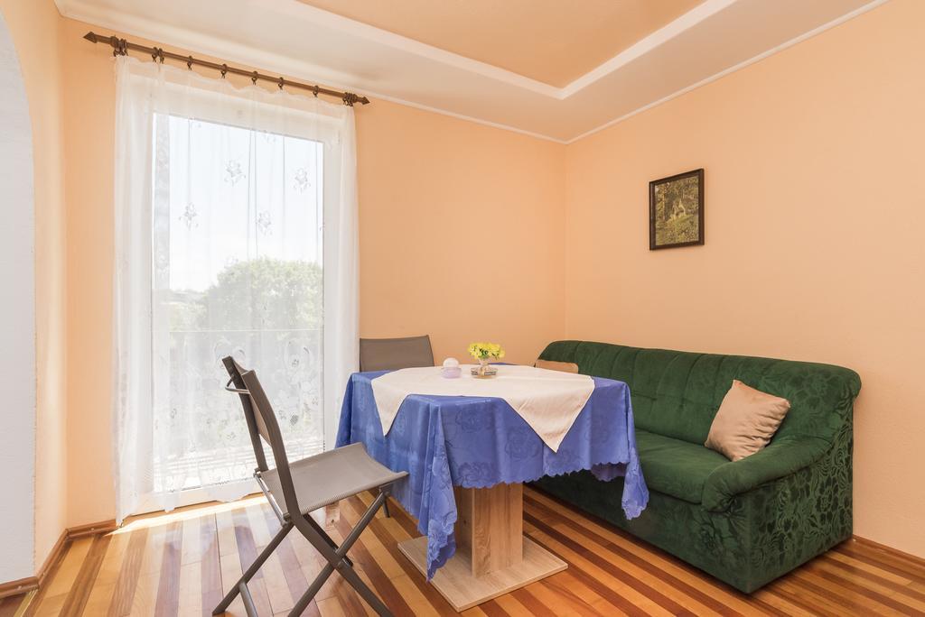 Studios Kastel Buje Εξωτερικό φωτογραφία