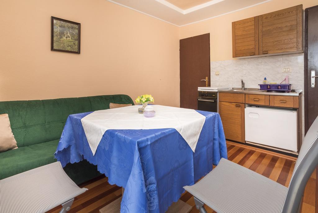 Studios Kastel Buje Εξωτερικό φωτογραφία