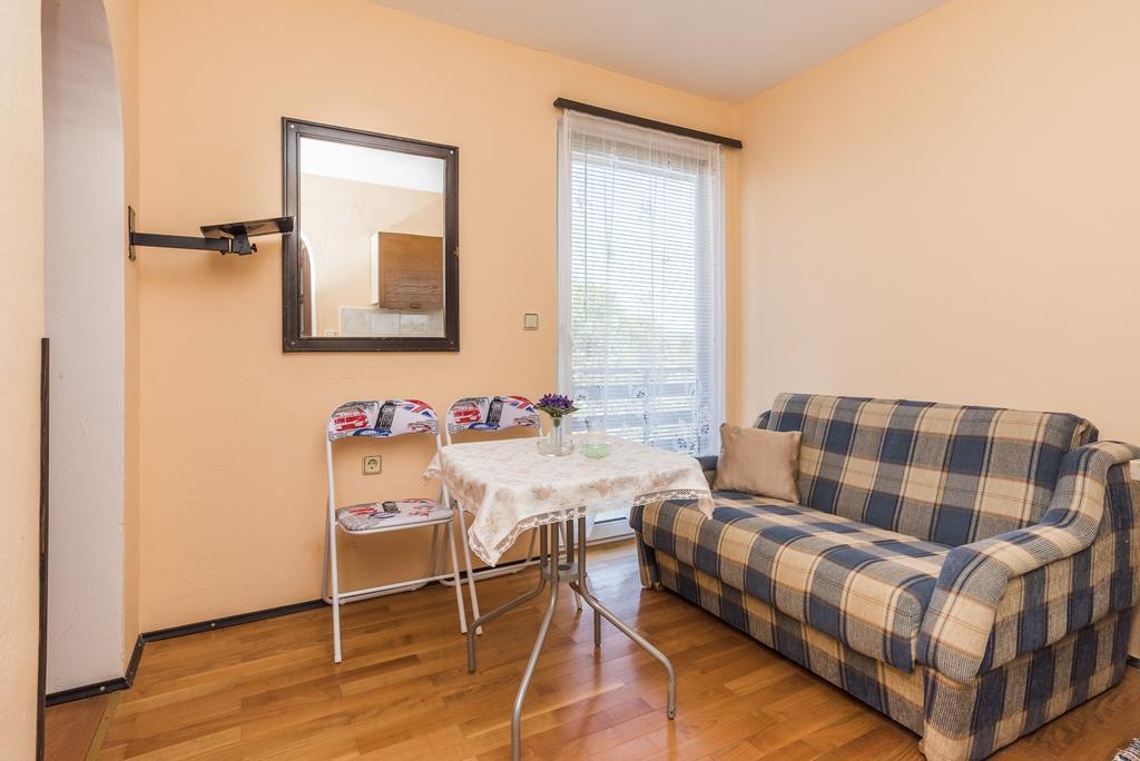 Studios Kastel Buje Εξωτερικό φωτογραφία